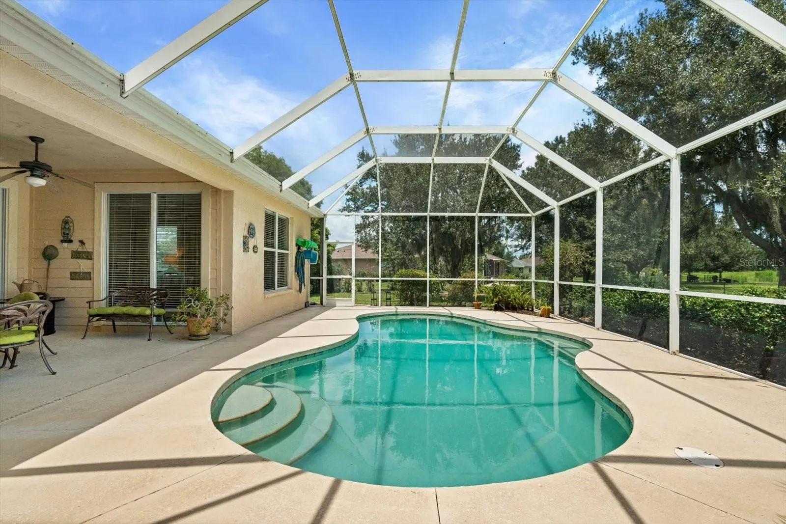1229 PALM VIEW RD