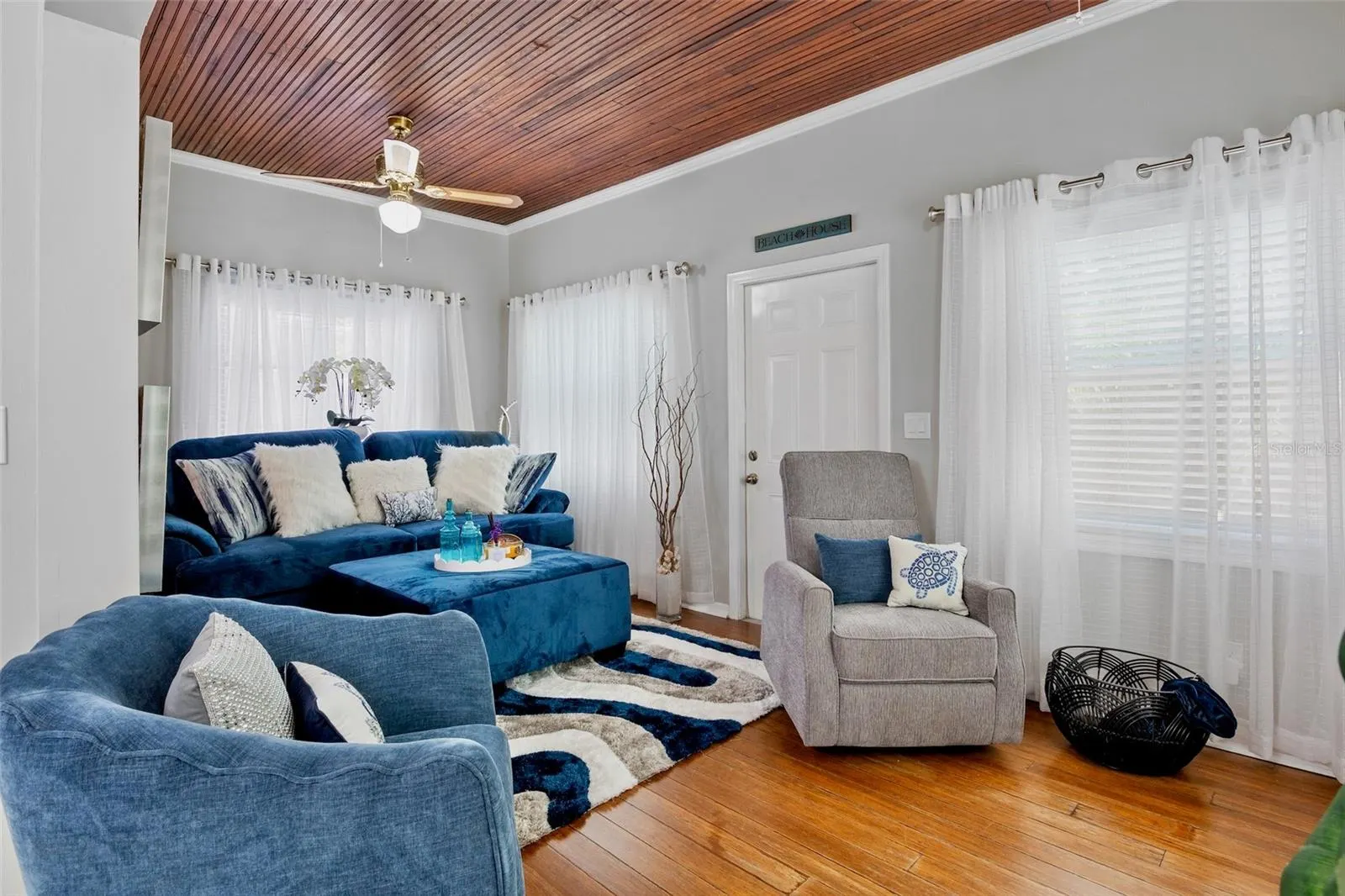 428 SIESTA DR