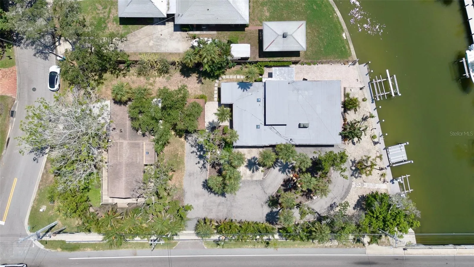 428 SIESTA DR