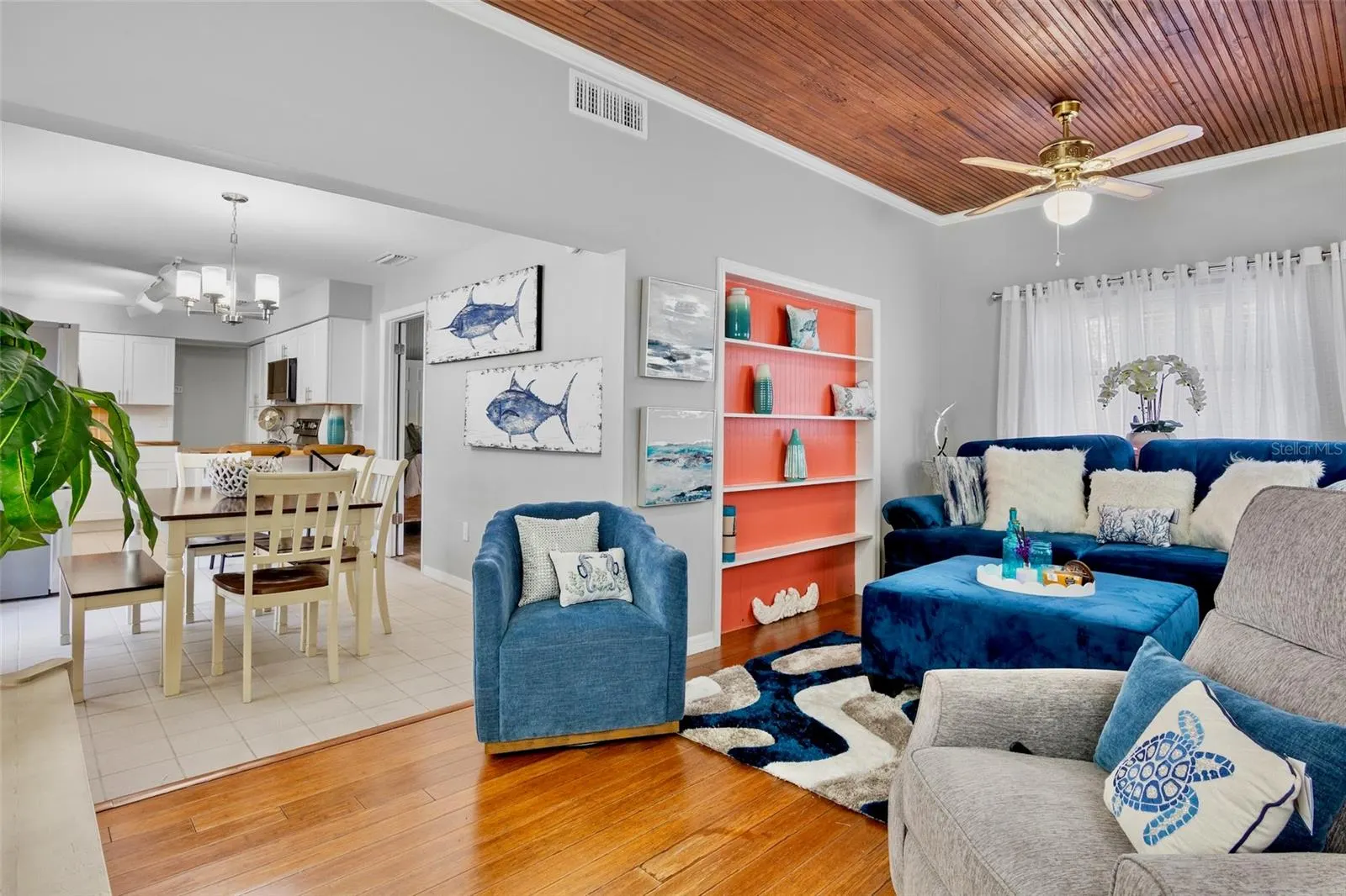 428 SIESTA DR