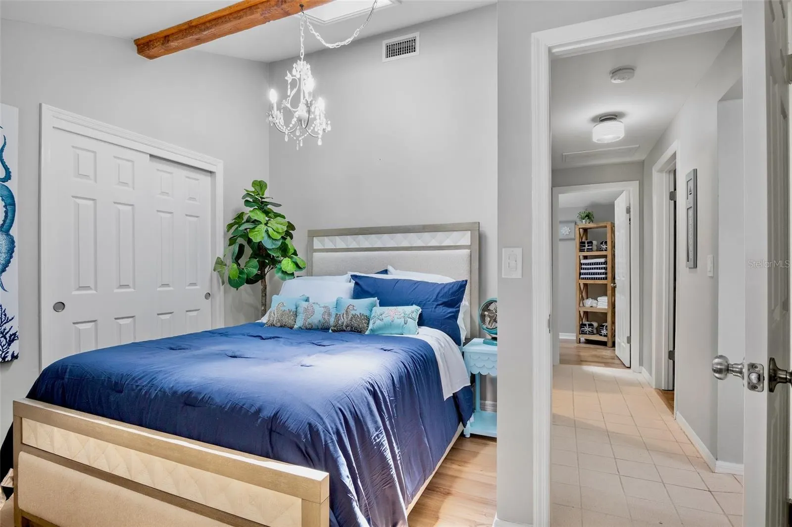 428 SIESTA DR