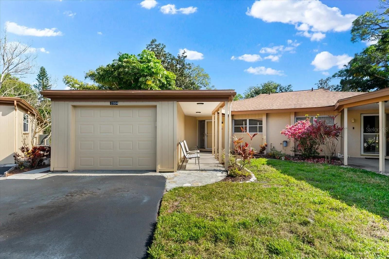 2304 LARK LN #23, #23