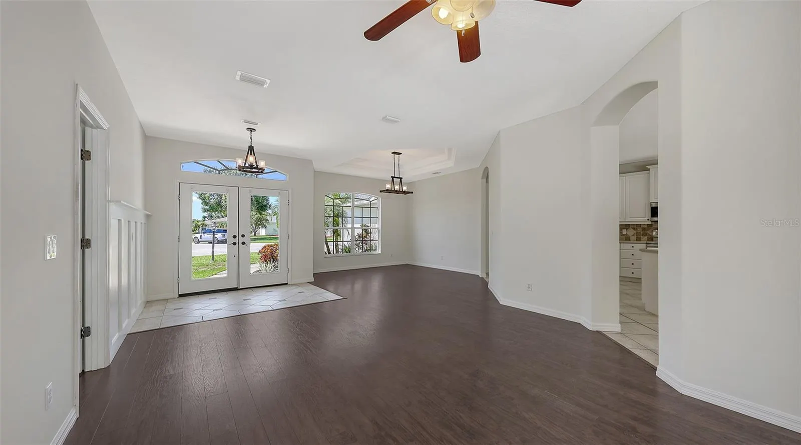 4079 GREEN TREE AVE