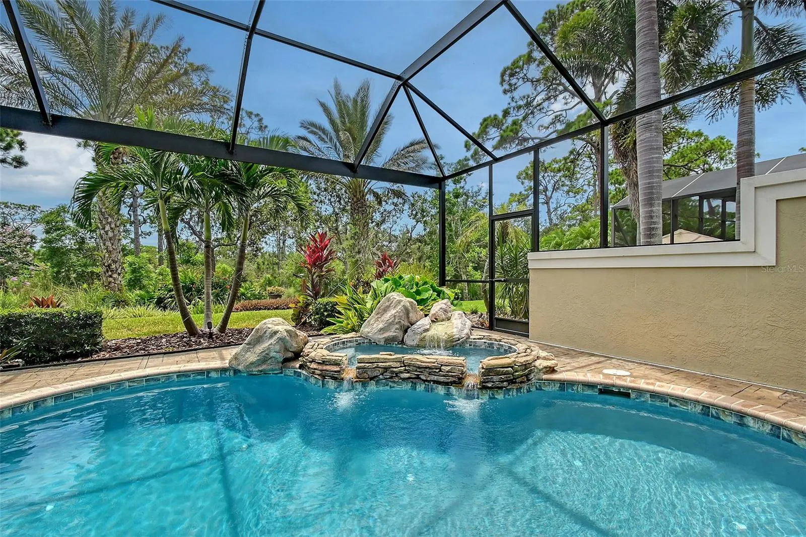 105 TURQUOISE LN
