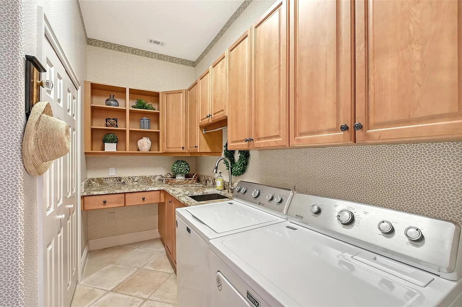 105 TURQUOISE LN
