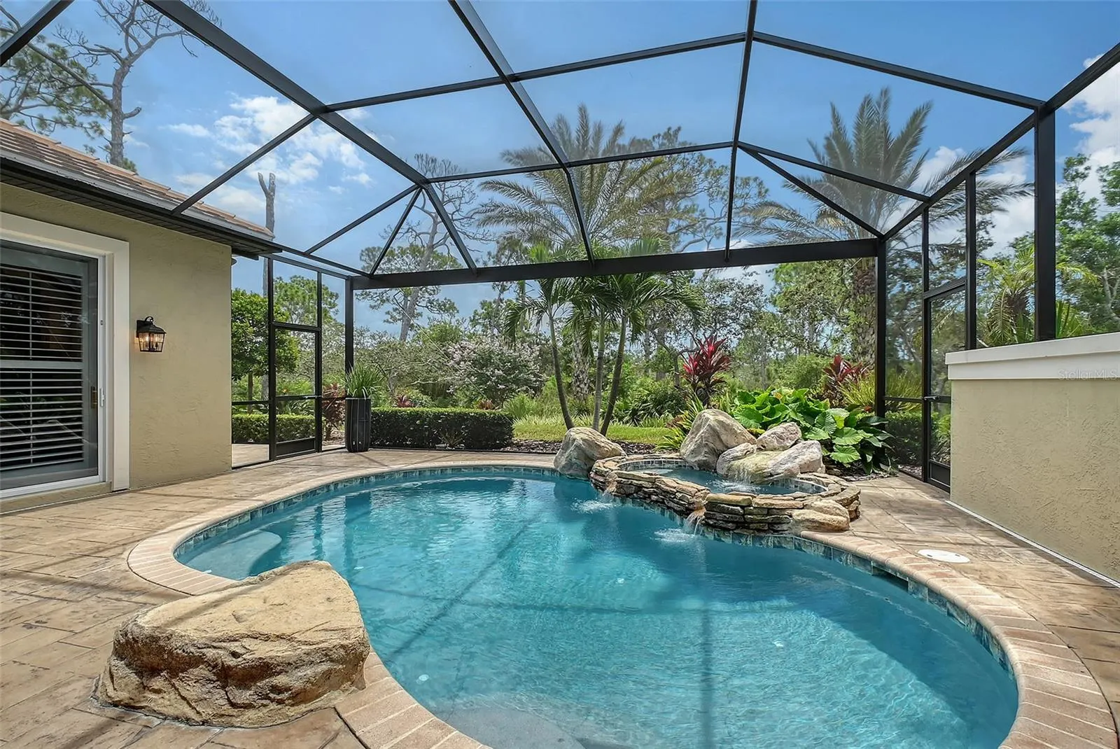 105 TURQUOISE LN