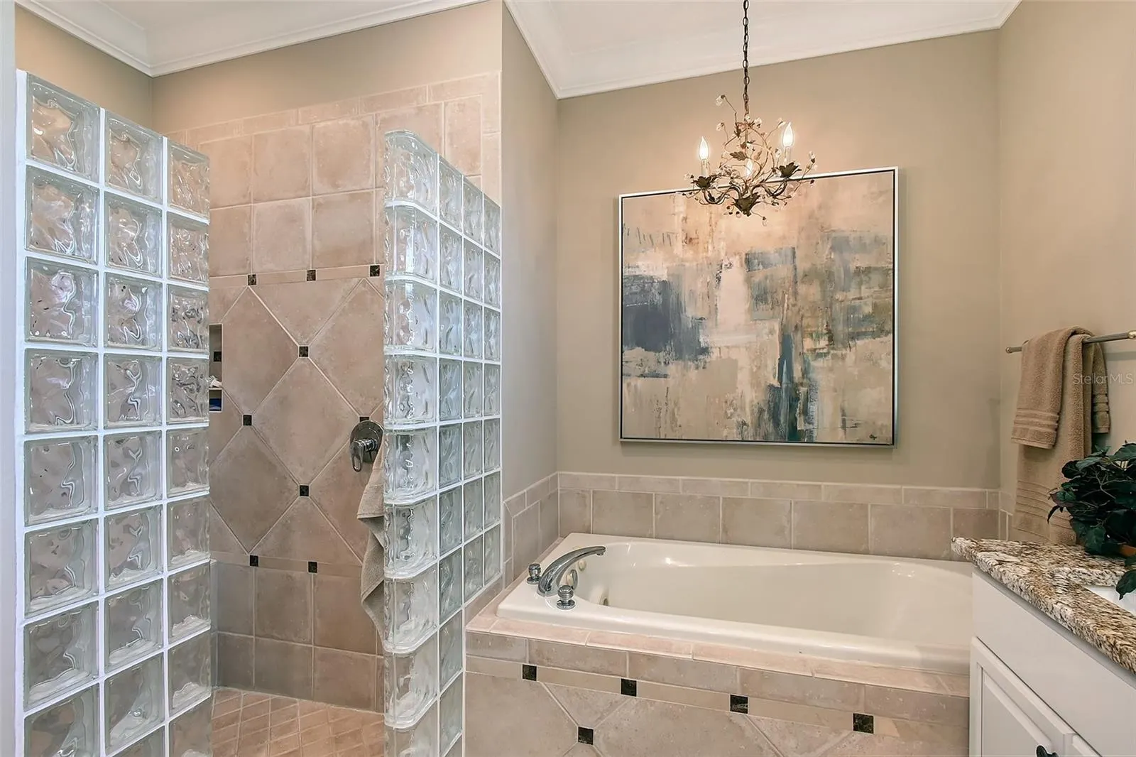105 TURQUOISE LN
