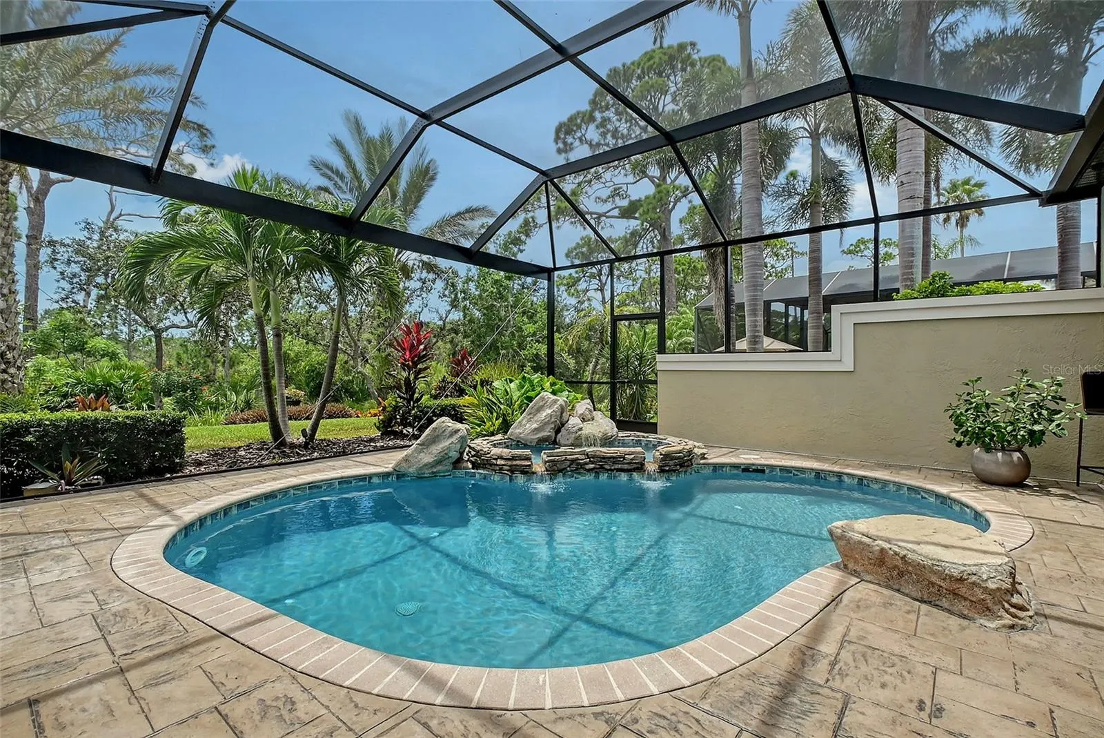 105 TURQUOISE LN