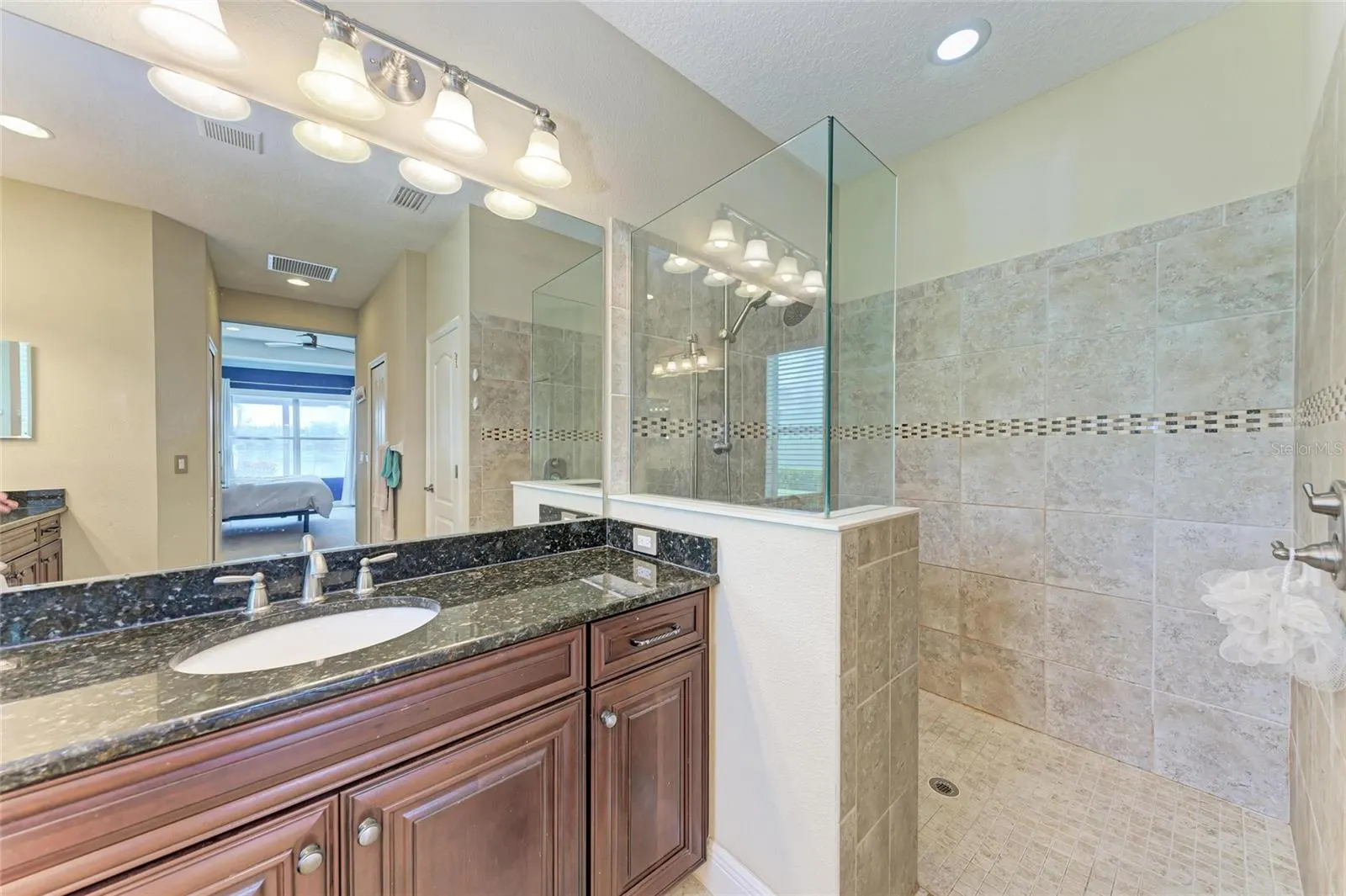 12051 FOREST PARK CIR