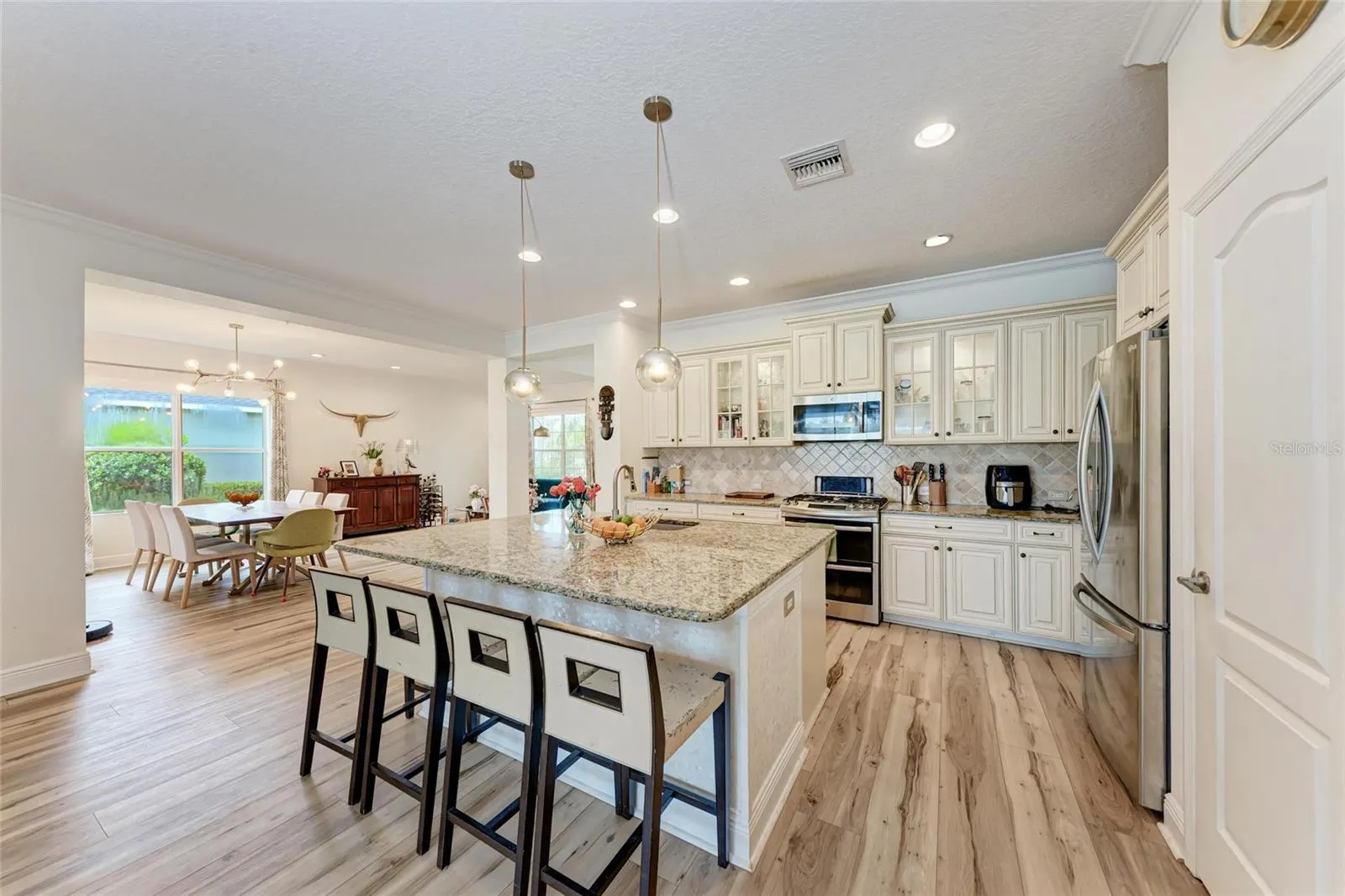 12051 FOREST PARK CIR