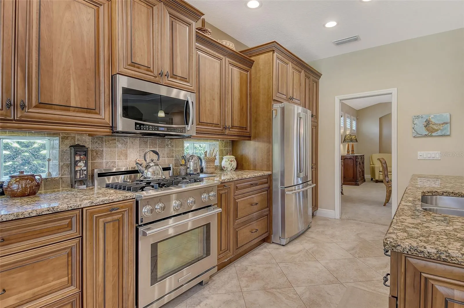 9032 WILLOW BROOK DR