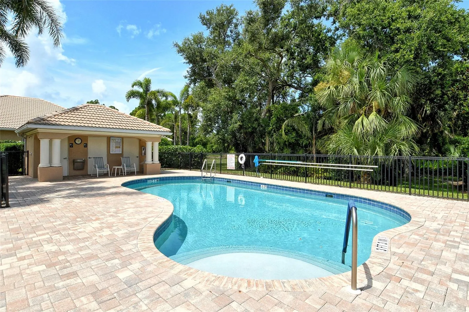 9032 WILLOW BROOK DR