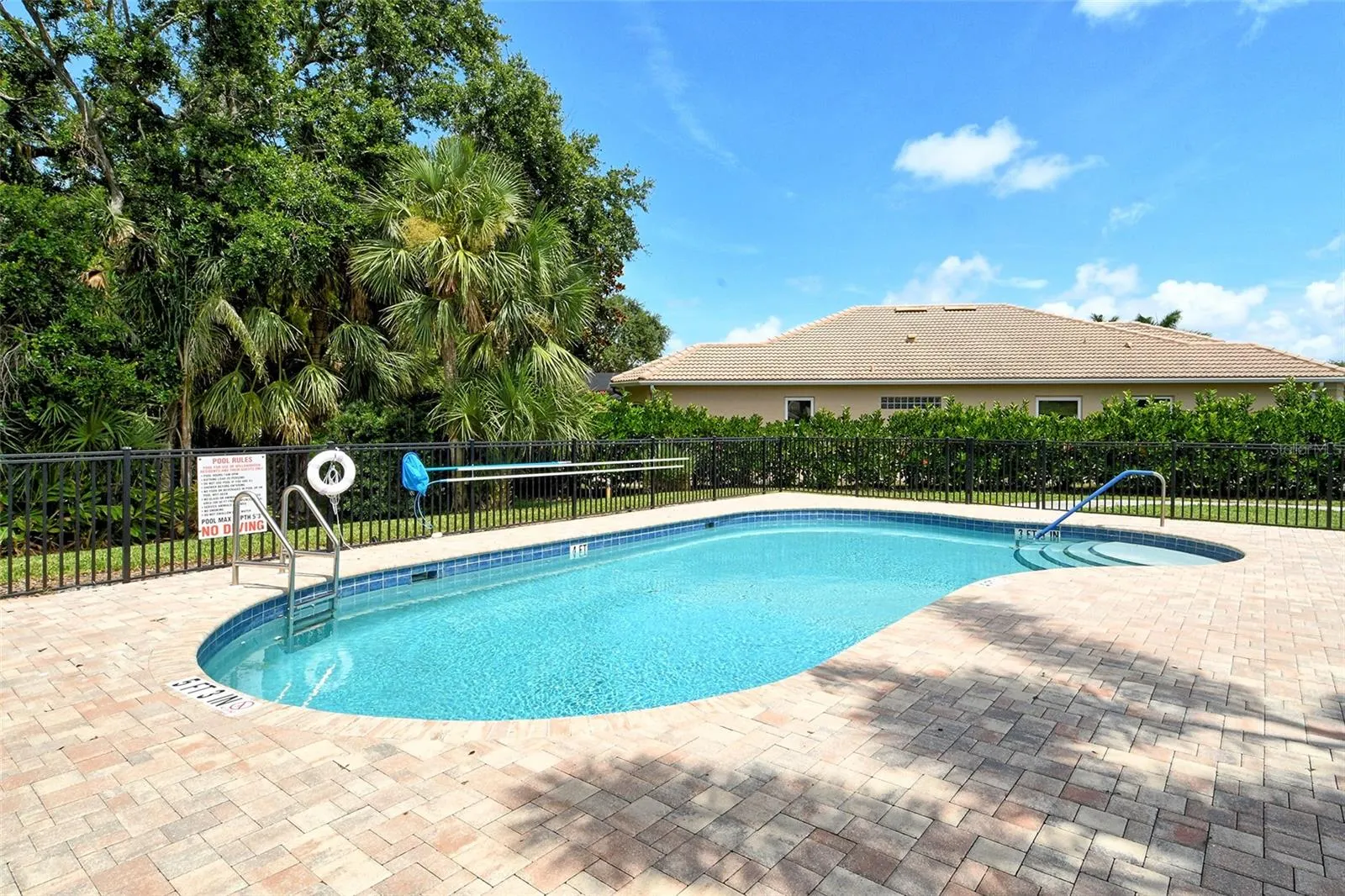 9032 WILLOW BROOK DR