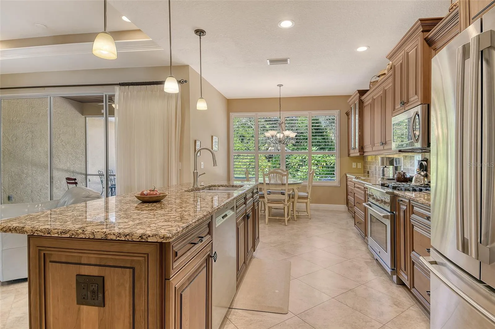 9032 WILLOW BROOK DR