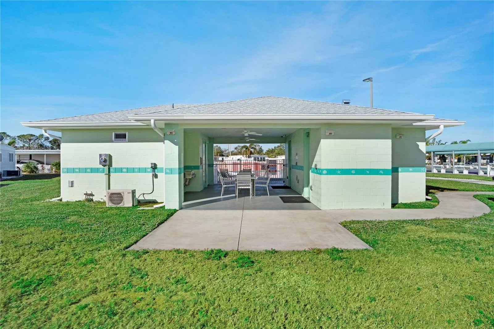5319 CHATEAU LN