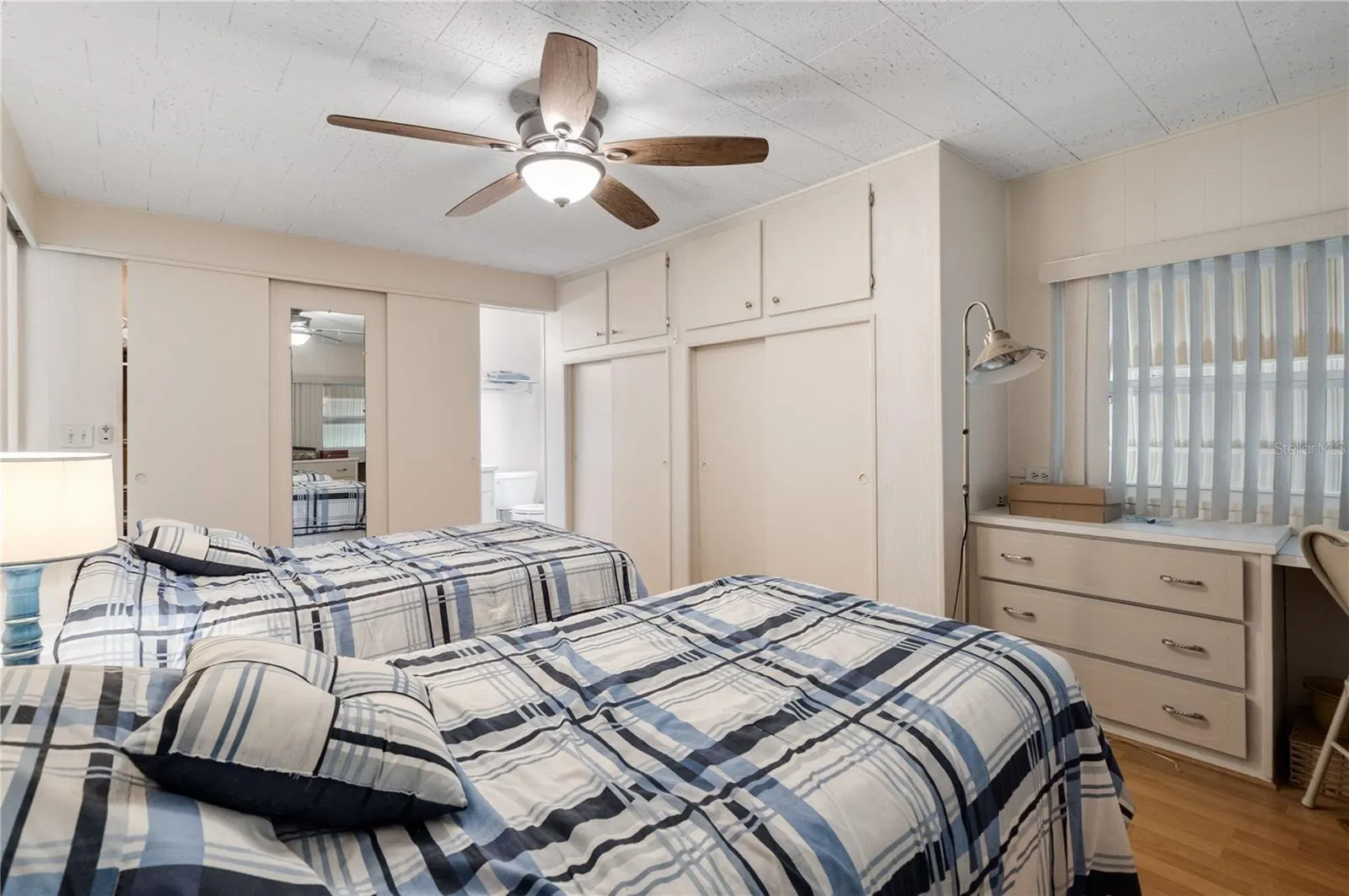 5319 CHATEAU LN
