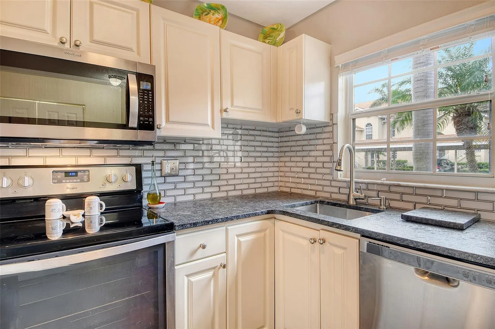 4235 CASTLEBRIDGE LN #1210, #1210