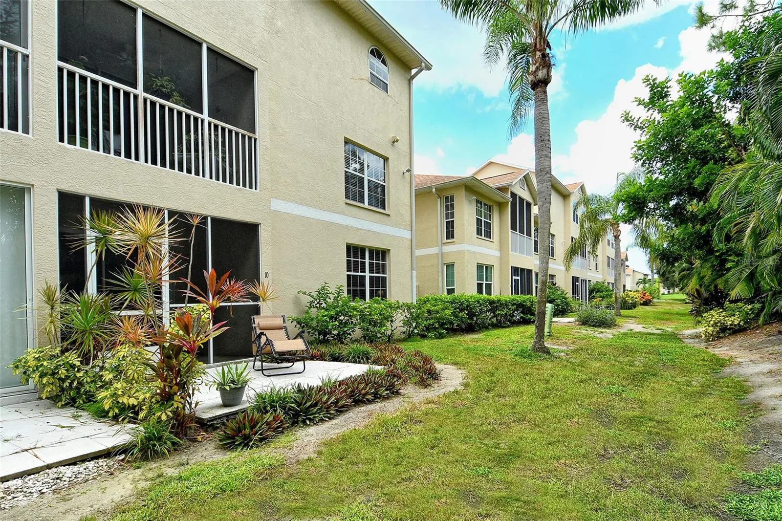 4235 CASTLEBRIDGE LN #1210, #1210