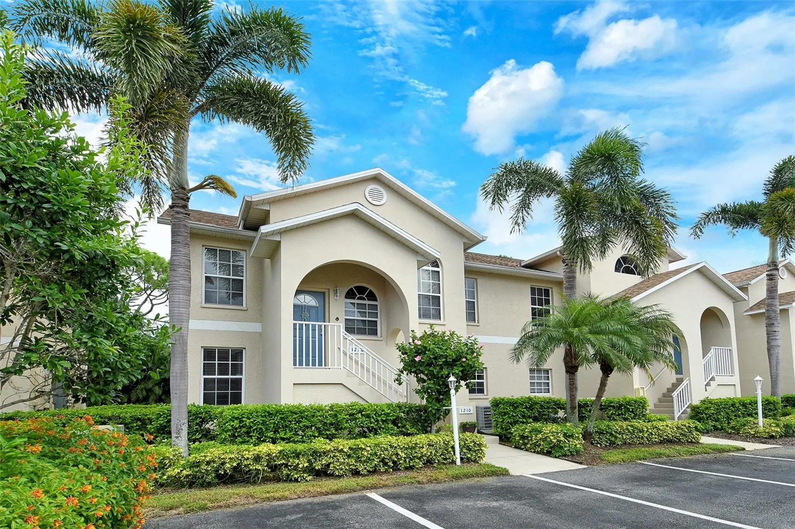 4235 CASTLEBRIDGE LN #1210, #1210