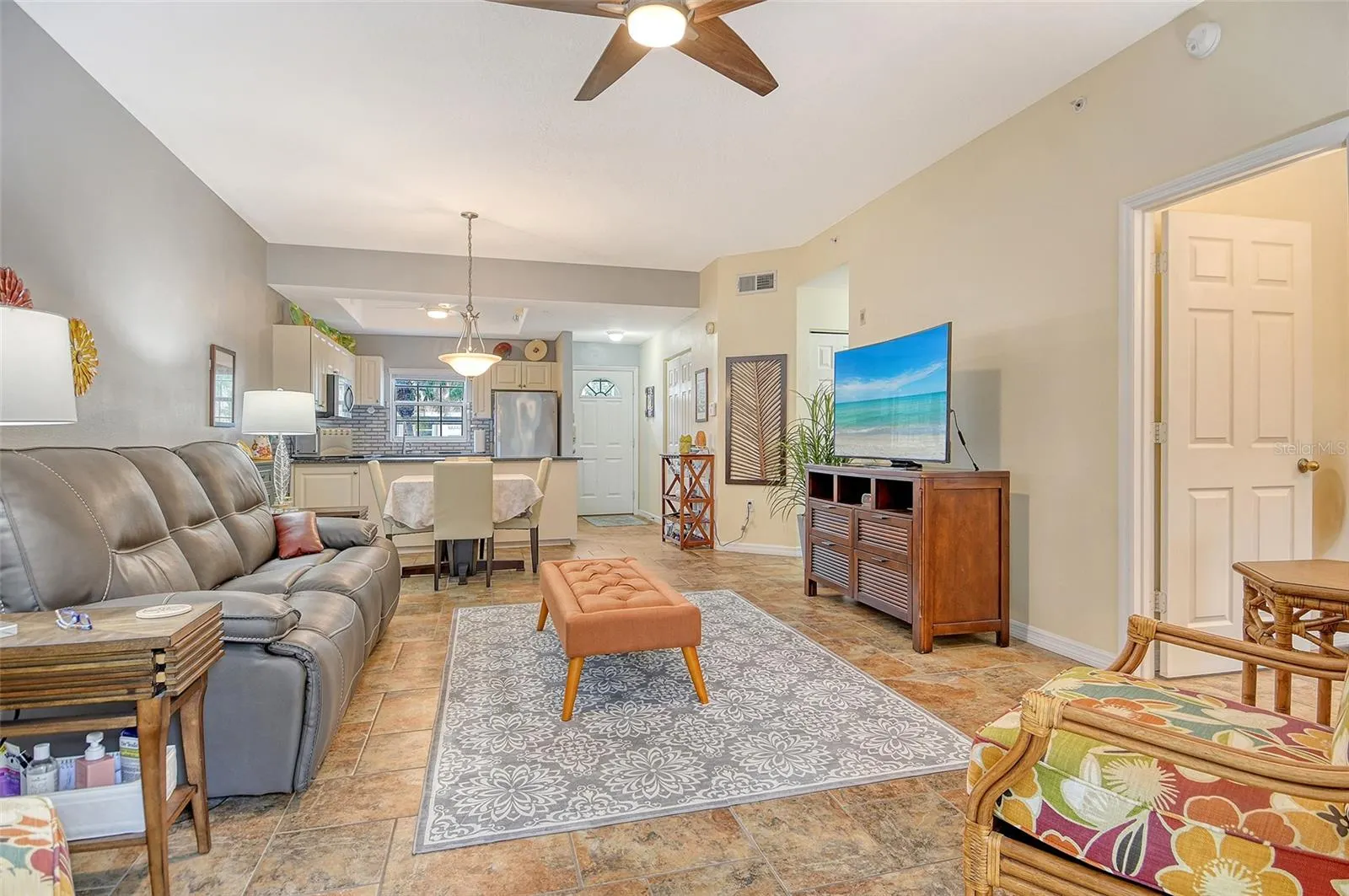 4235 CASTLEBRIDGE LN #1210, #1210
