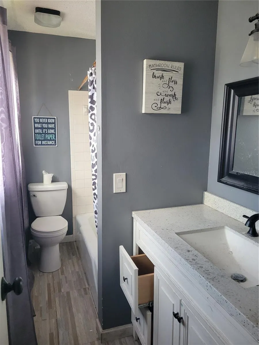 927 BYRON LN #927, #927