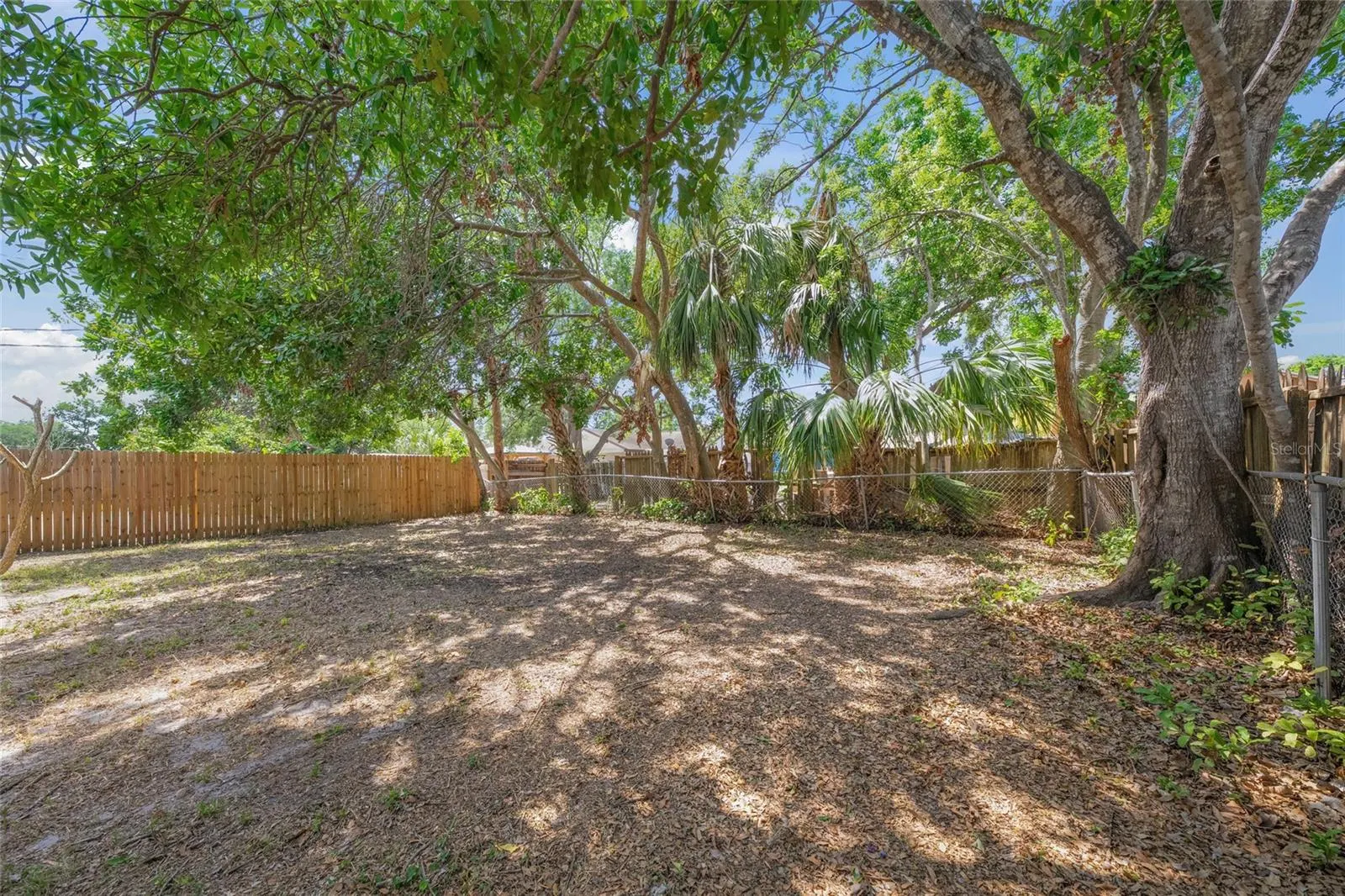 1553 MACKERAL AVE