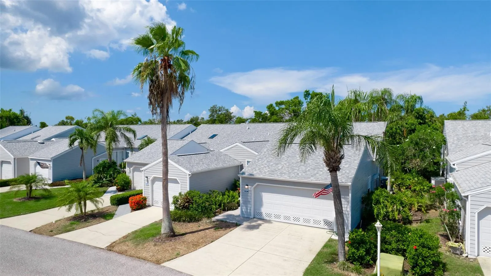 512 SANDERLING CIR