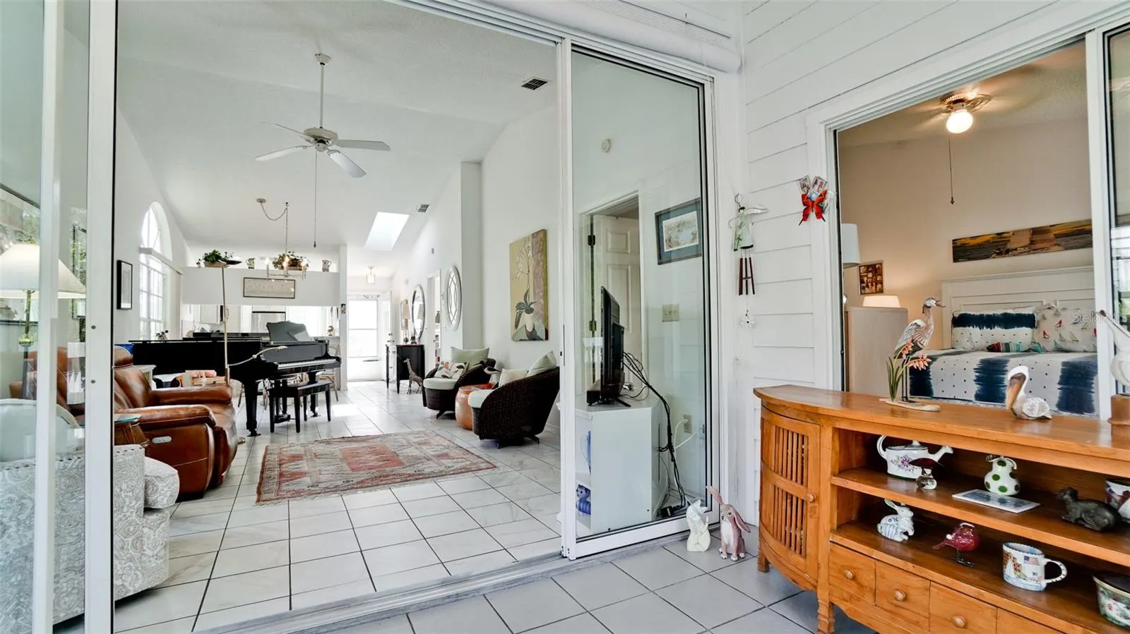 512 SANDERLING CIR