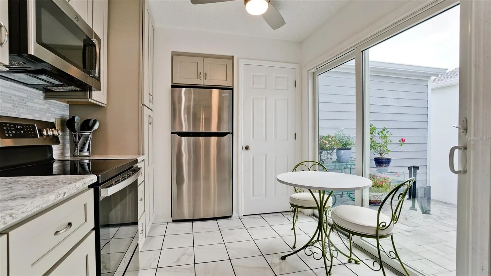 512 SANDERLING CIR