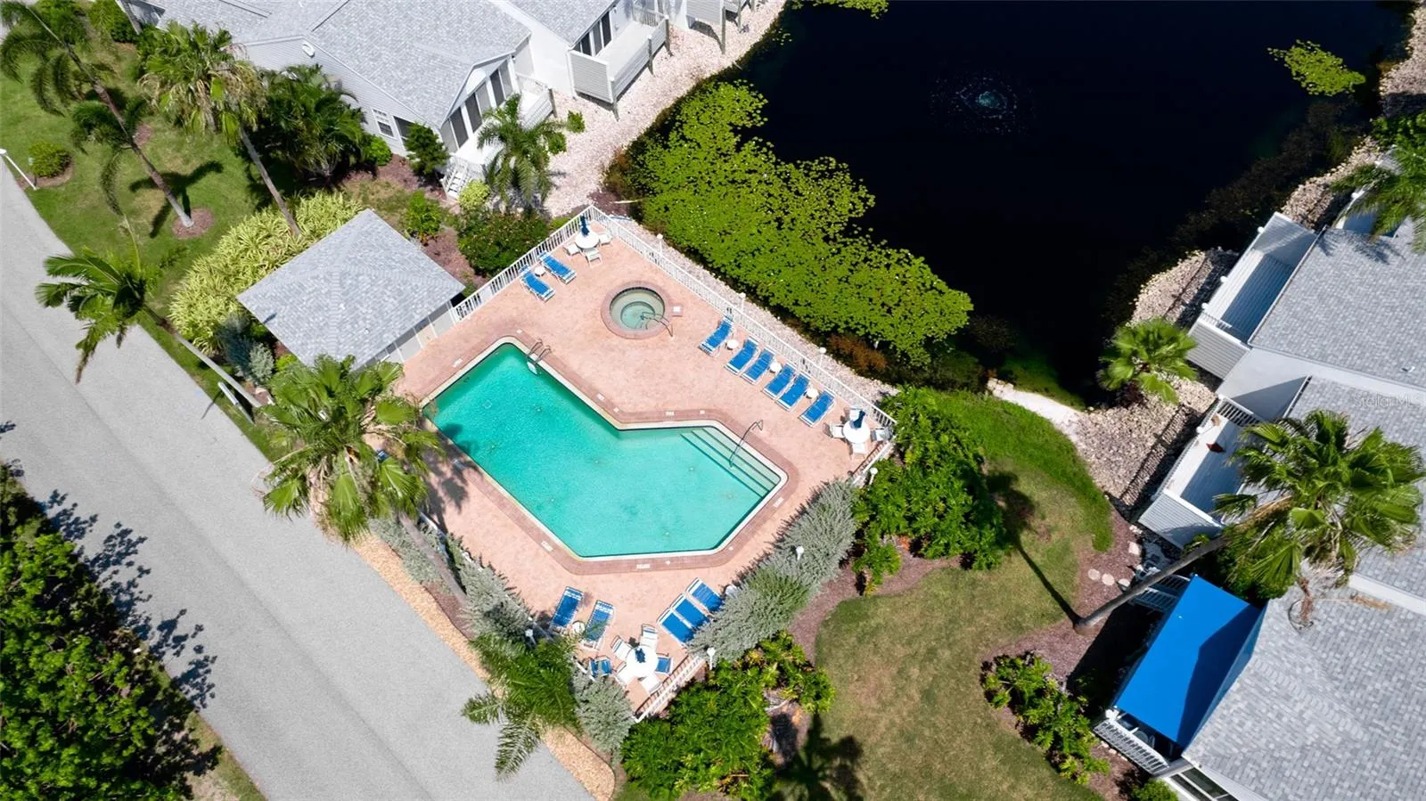 512 SANDERLING CIR