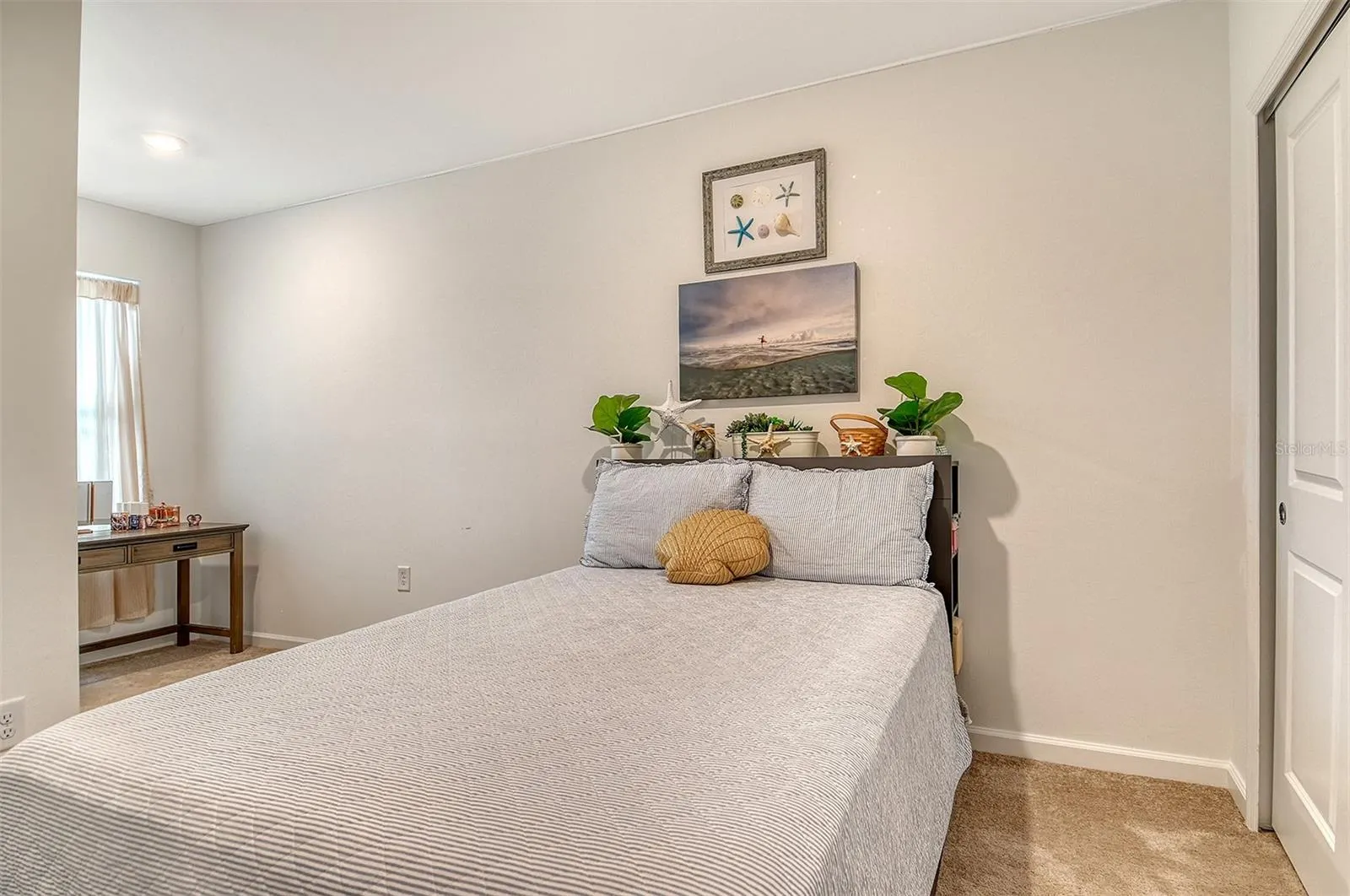 1828 VANORA LN