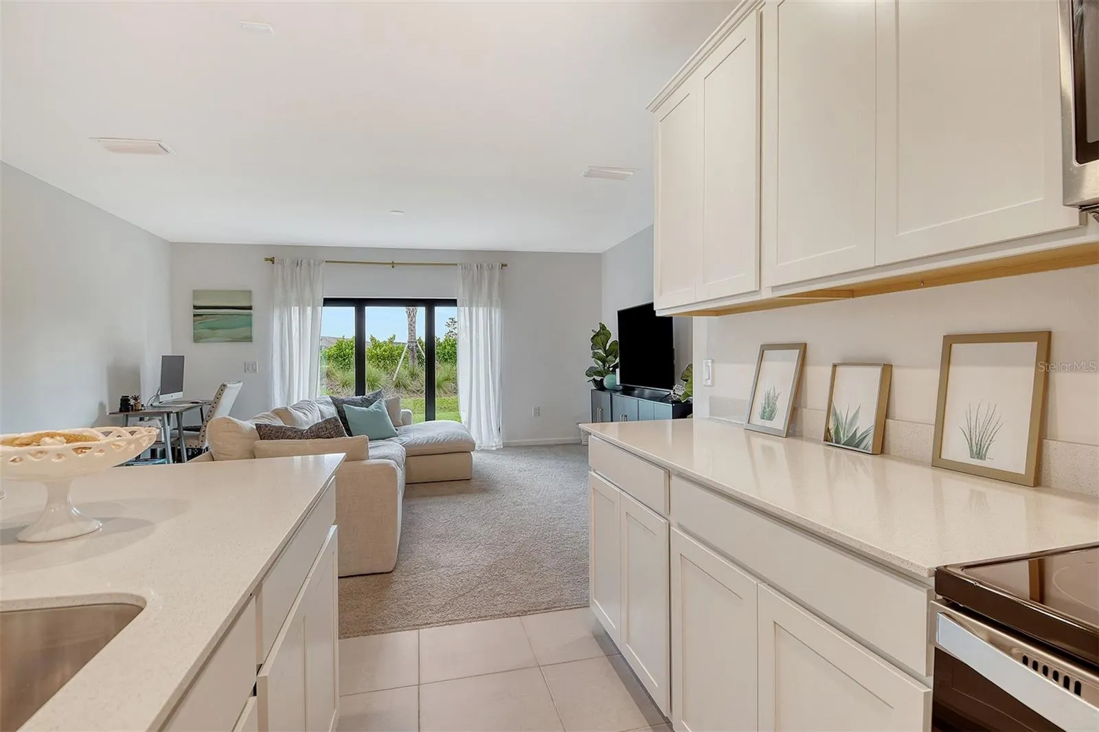 1828 VANORA LN