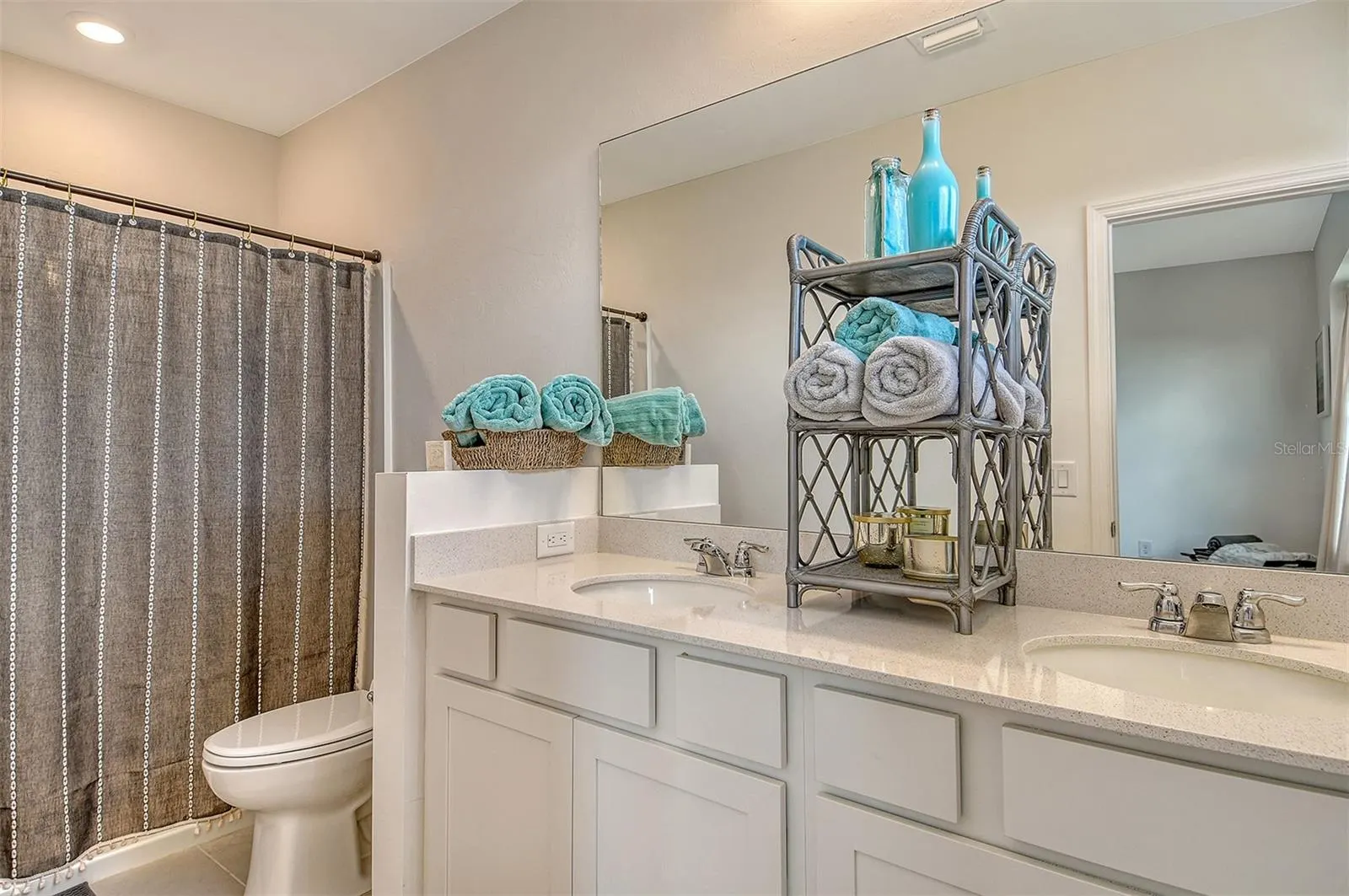 1828 VANORA LN