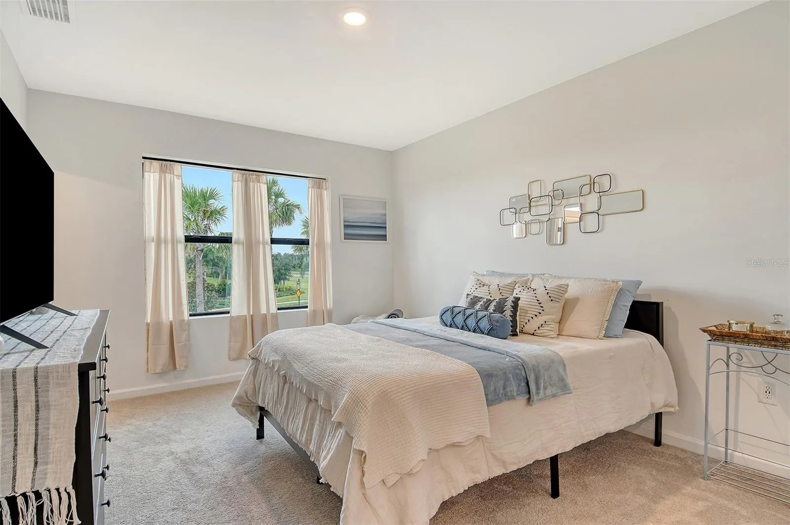 1828 VANORA LN