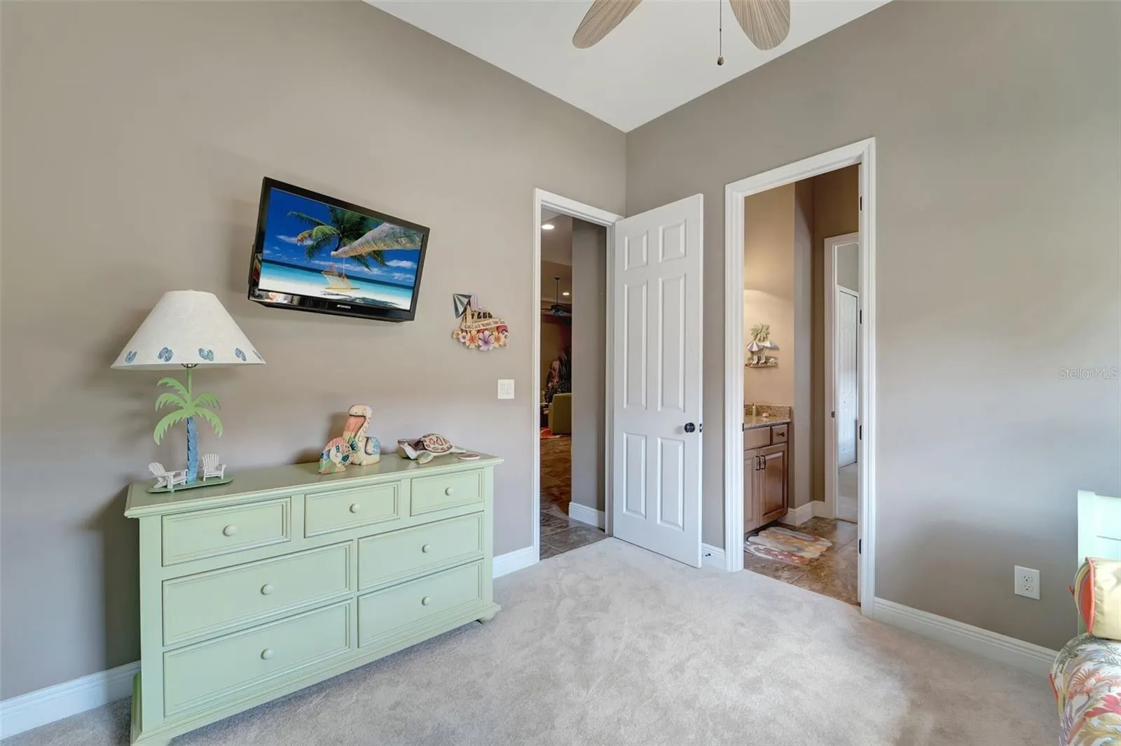 5600 ROCK DOVE DR