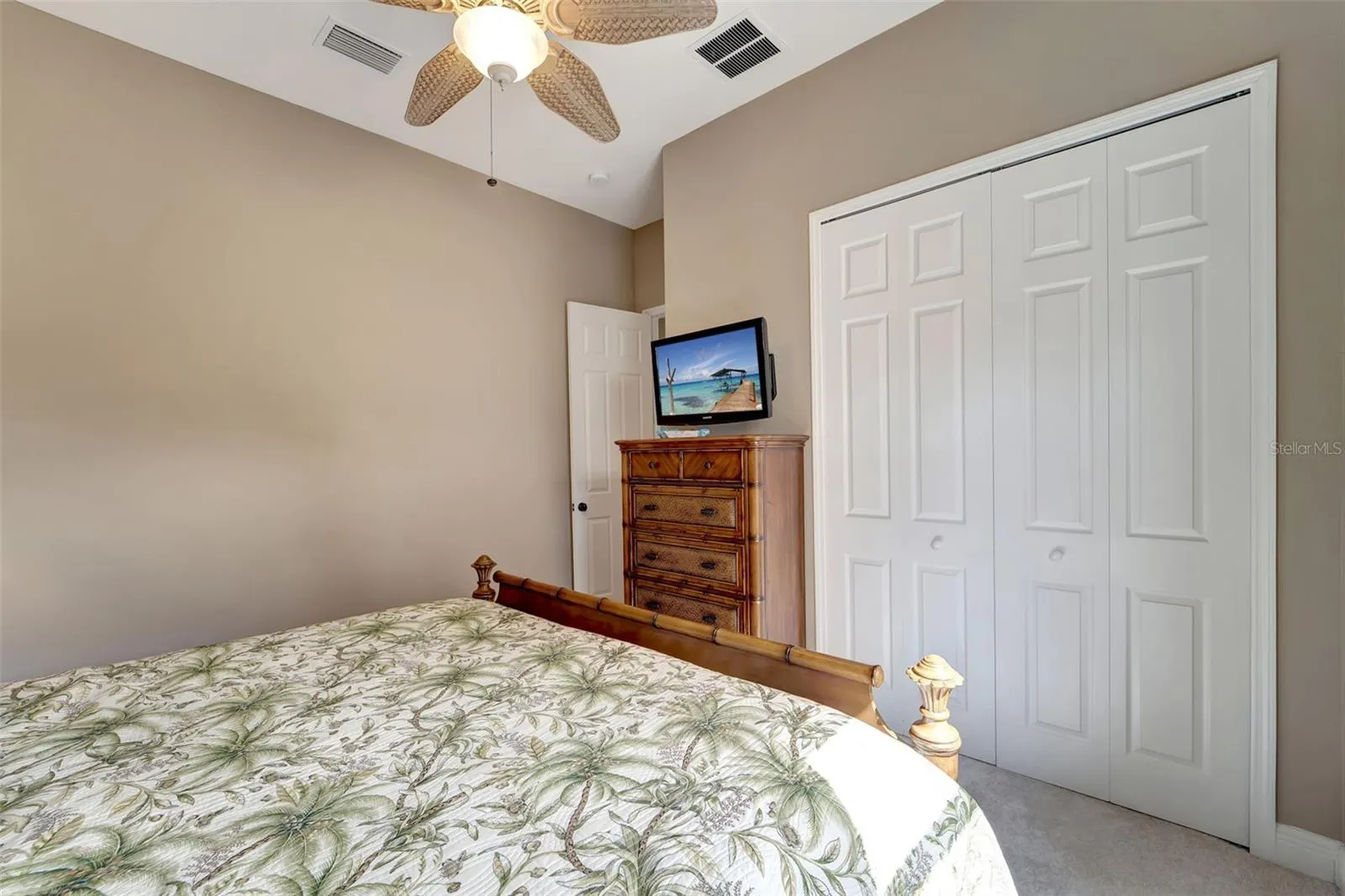 5600 ROCK DOVE DR
