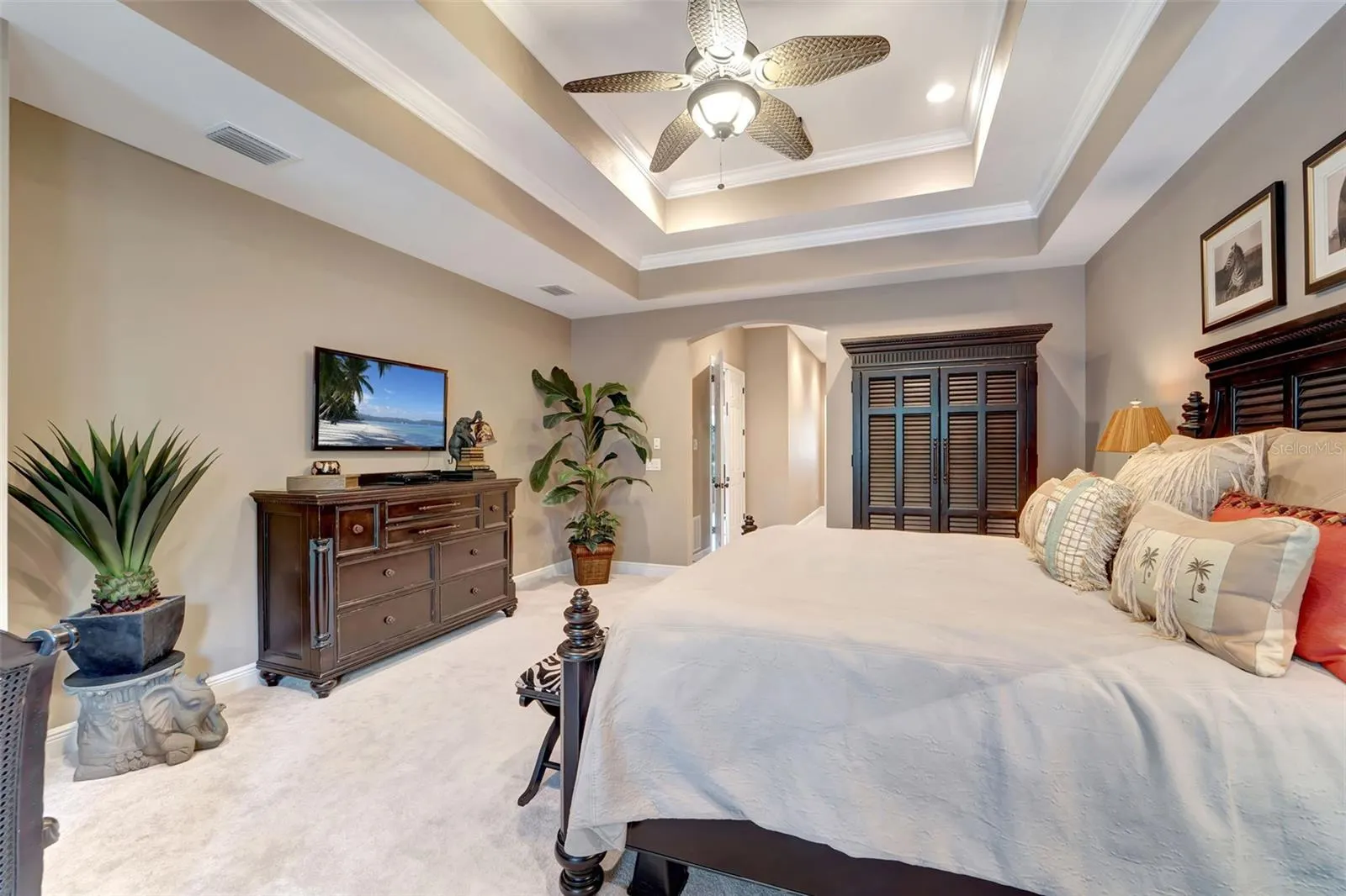 5600 ROCK DOVE DR