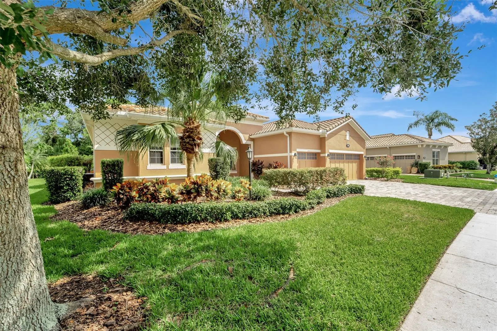 5600 ROCK DOVE DR