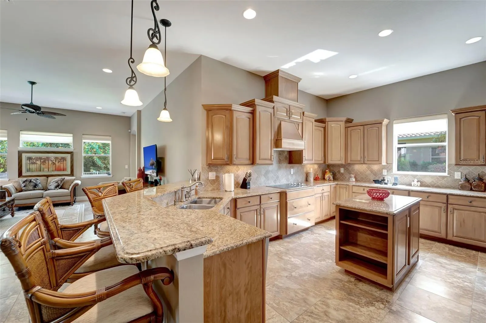 5600 ROCK DOVE DR