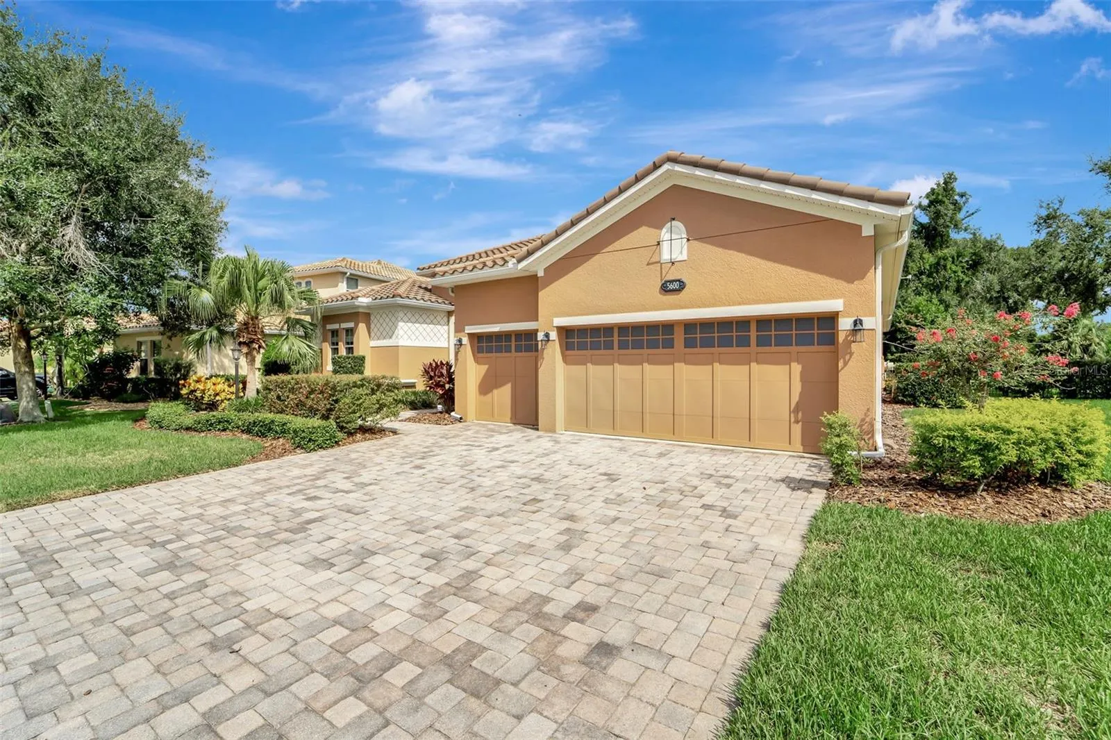 5600 ROCK DOVE DR