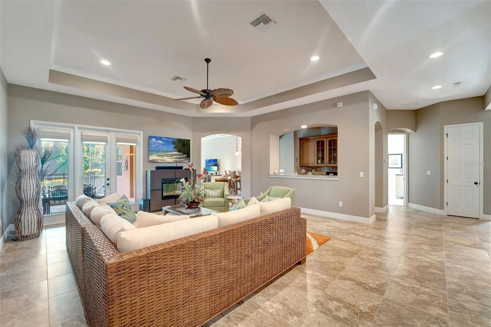 5600 ROCK DOVE DR