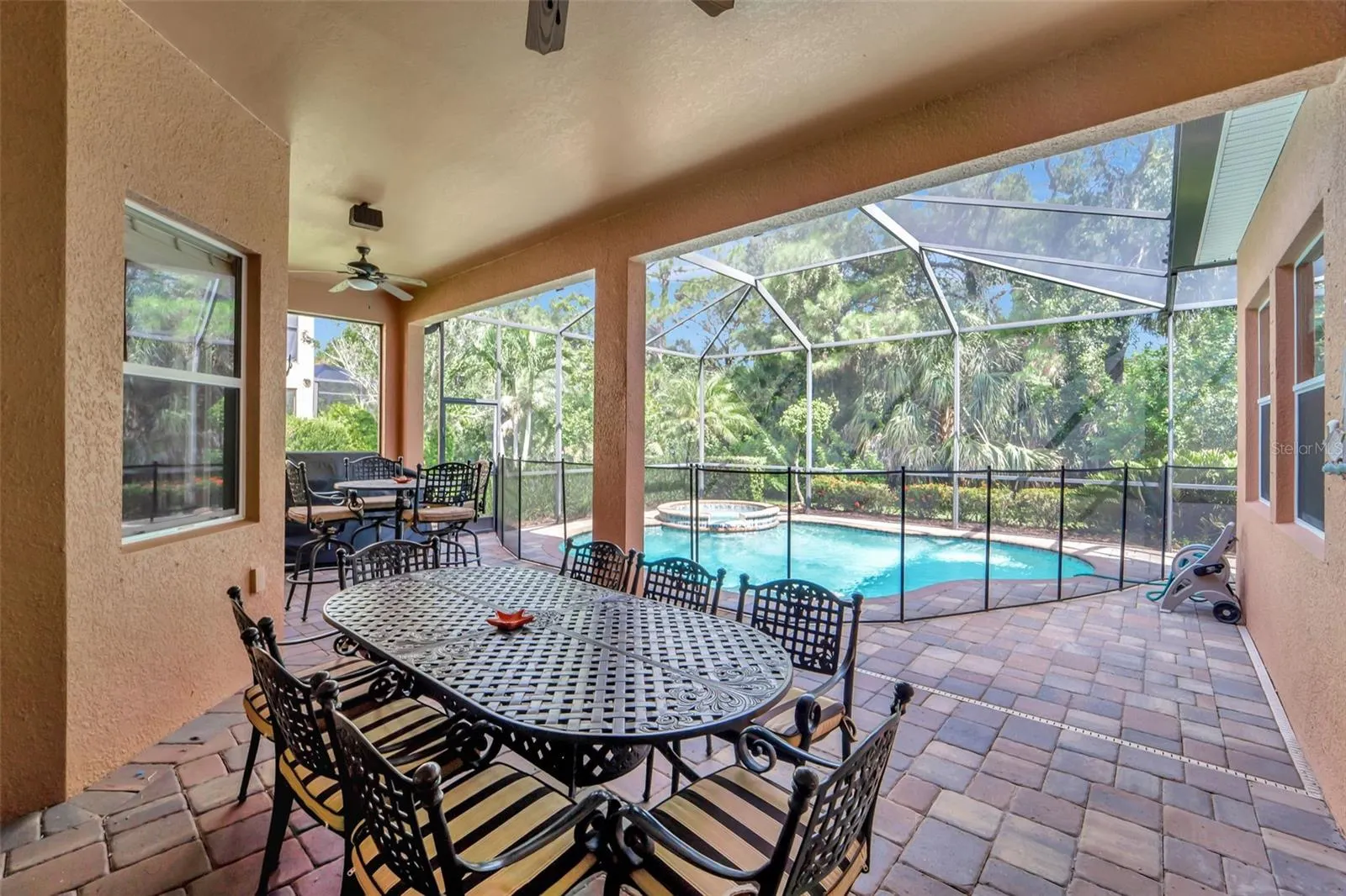 5600 ROCK DOVE DR
