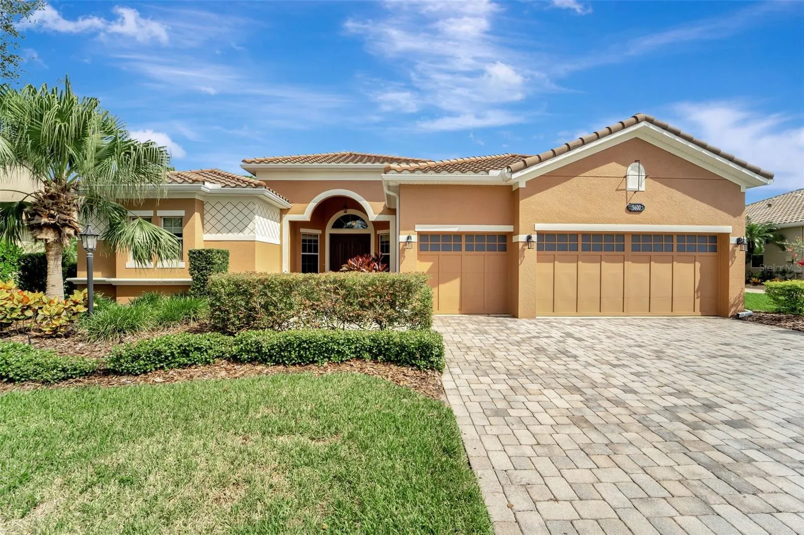 5600 ROCK DOVE DR