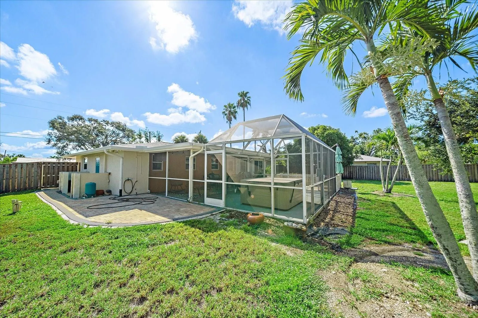 455 N SHORE DR