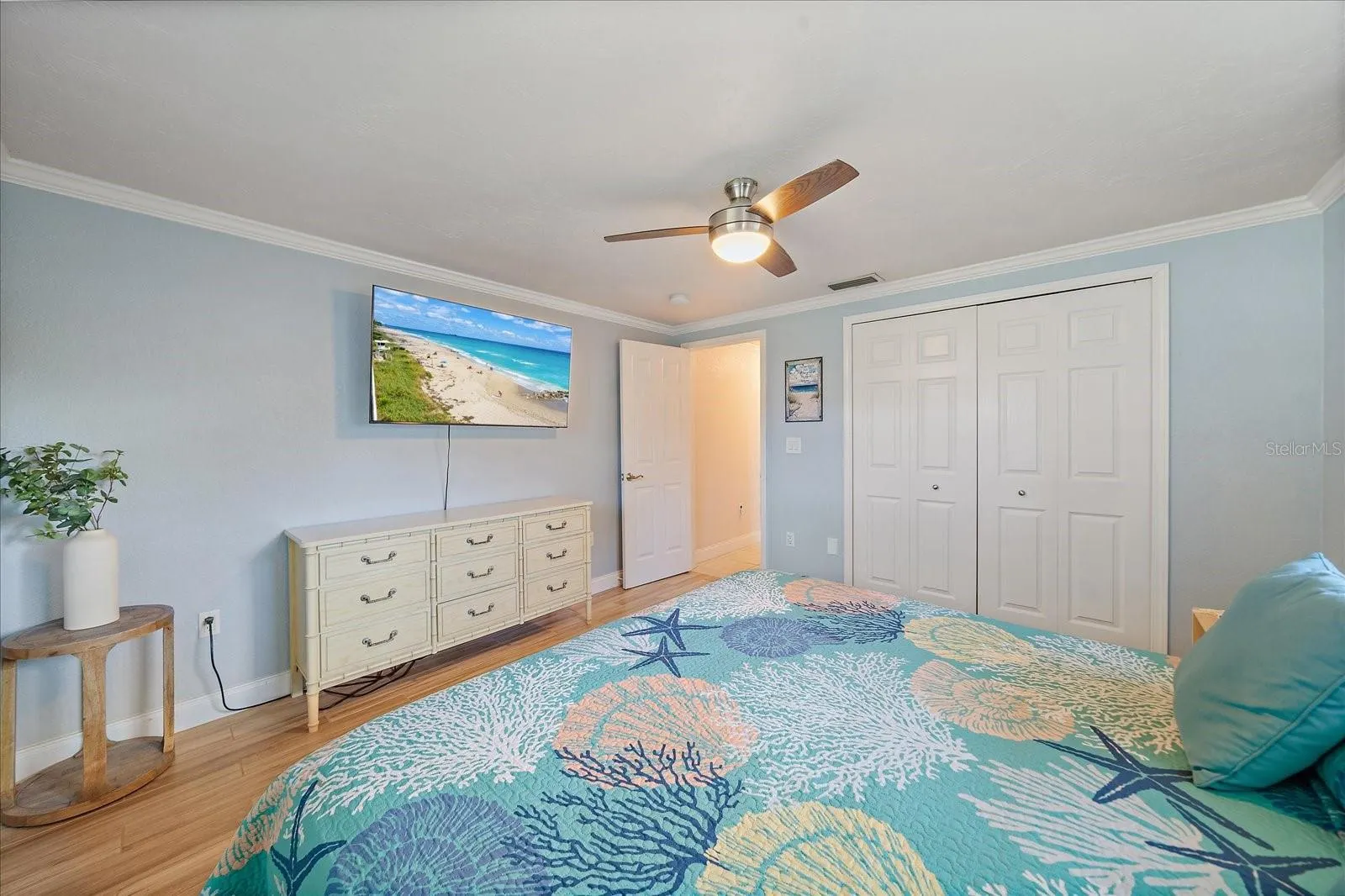 455 N SHORE DR