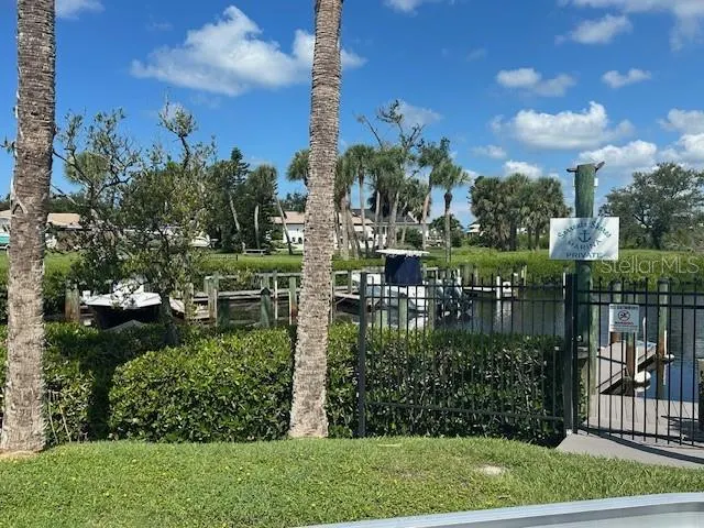 455 N SHORE DR