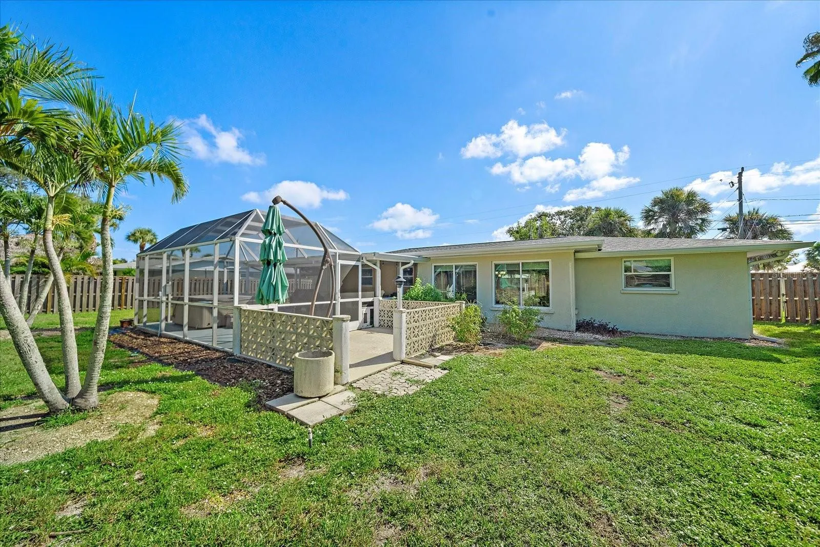 455 N SHORE DR
