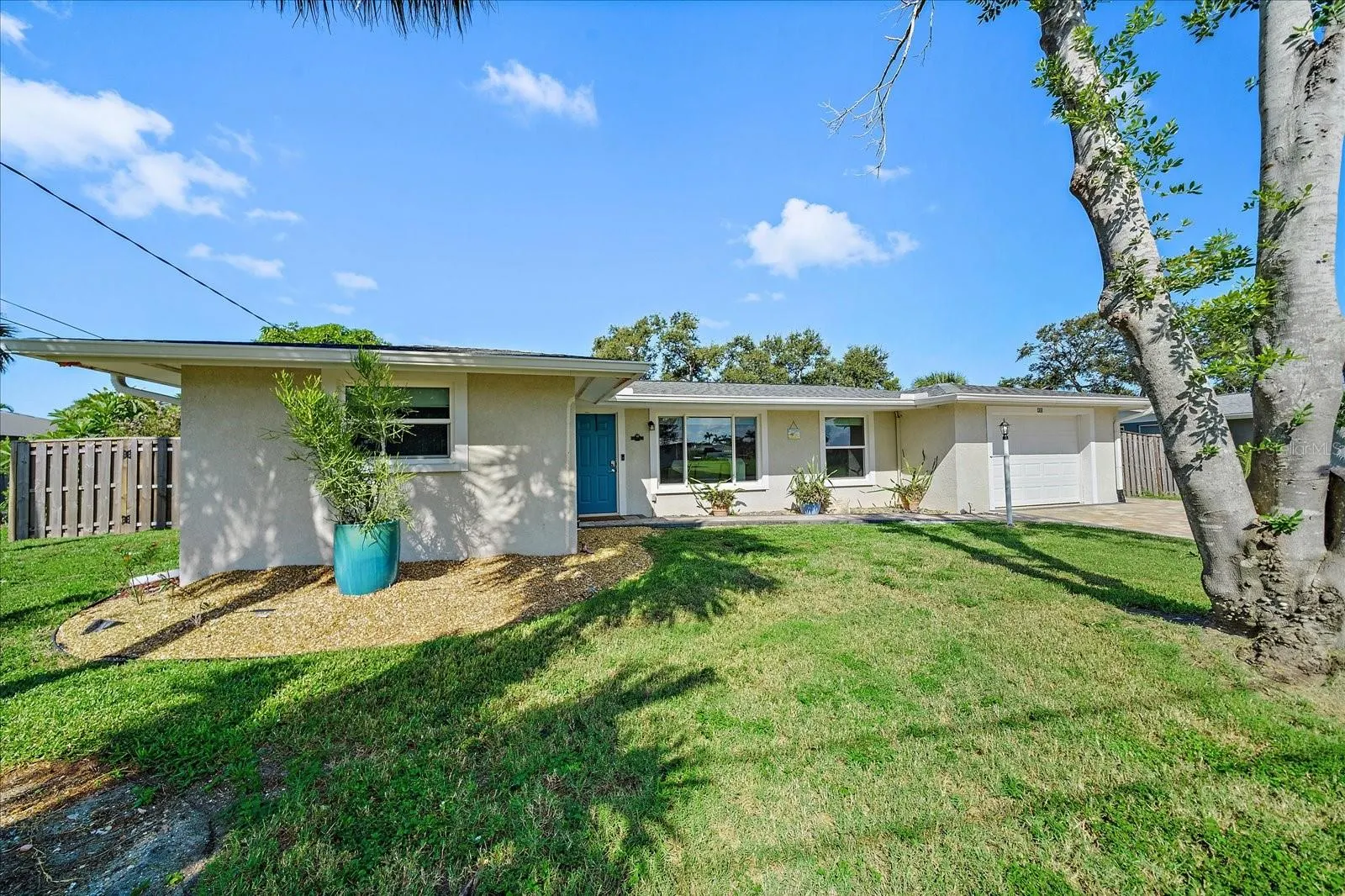 455 N SHORE DR