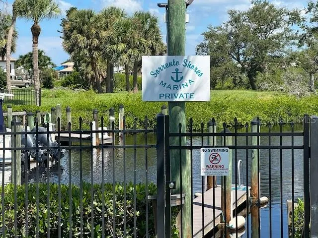 455 N SHORE DR