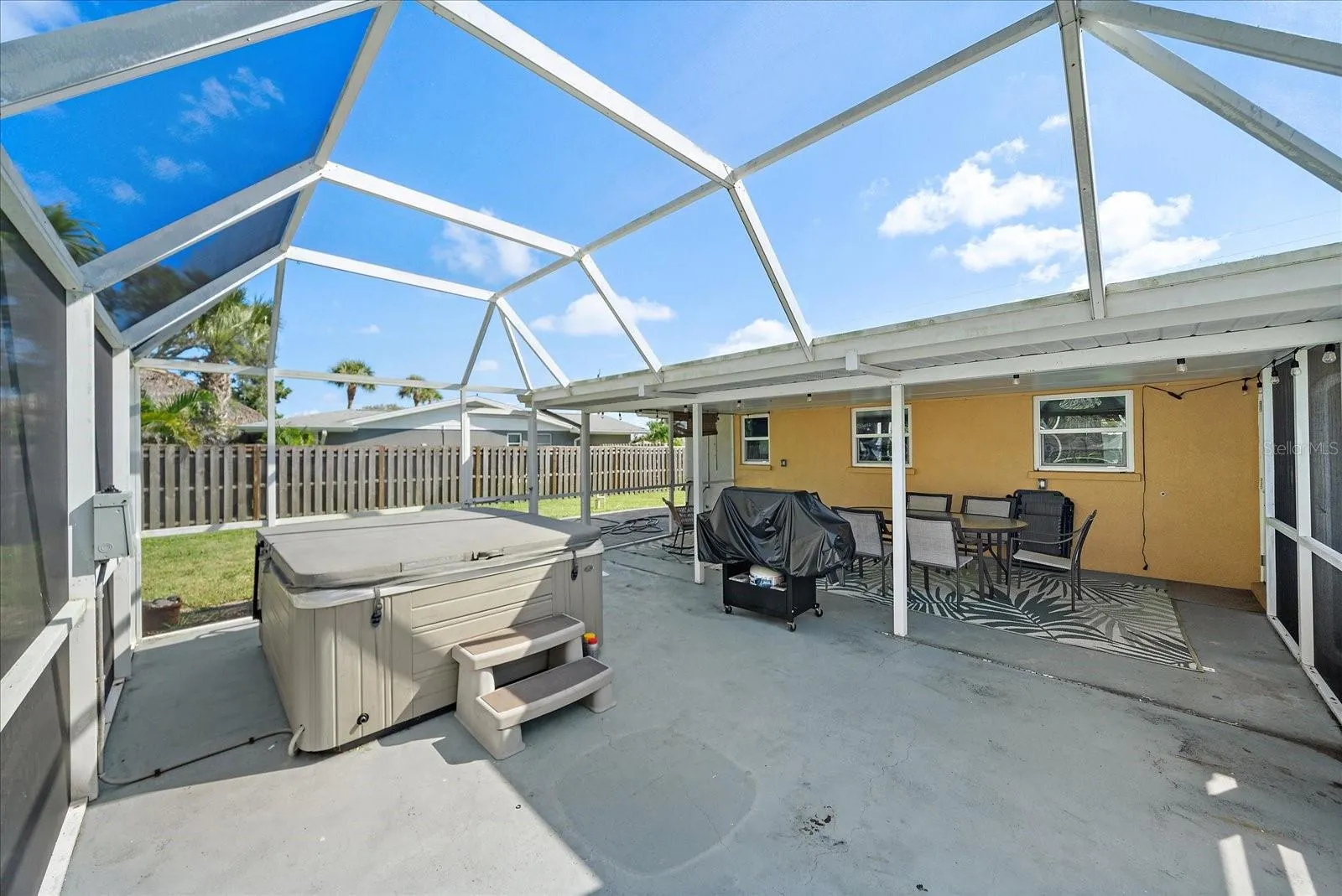 455 N SHORE DR
